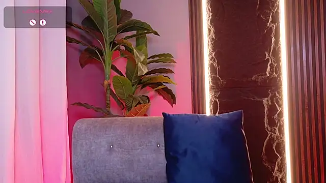 La Diabla 111  online show from 13, 10, 2025