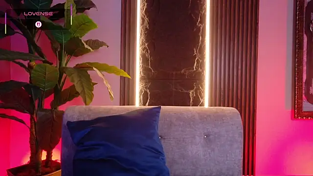 La Diabla 111  online show from 30, 11, 2025