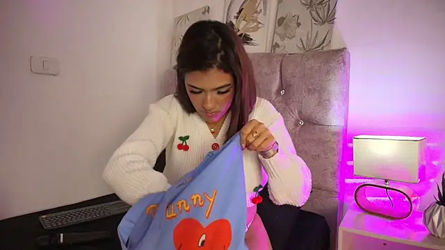 Snapshot of Dulce_Bella_ chatting on 6, 1, 2026 Dulce Bella online show from 6, 1, 2026