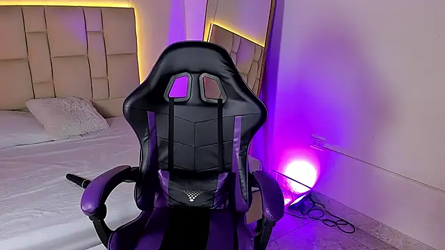 JennyLawrence online show from 26, 10, 2025