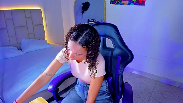 JennyLawrence online show from 6, 11, 2025