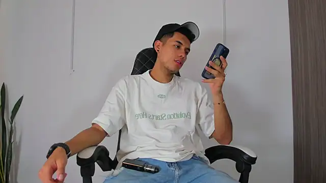 Nickyblazze  online show from 27, 9, 2025