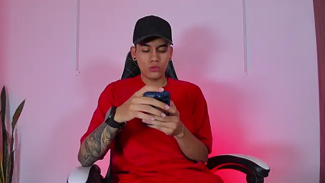 Nickyblazze  online show from 28, 9, 2025