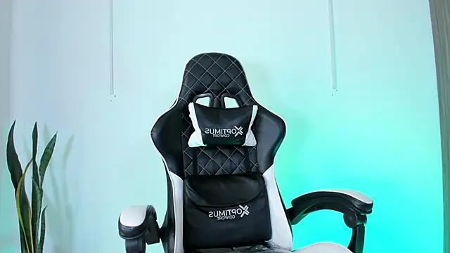 Nickyblazze  online show from 14, 9, 2025