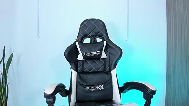 Nickyblazze  online show from 10, 9, 2025