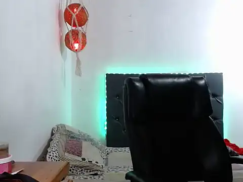 Snapshot of lola_diez chatting on 20, 2, 2026 lola diez online show from 20, 2, 2026