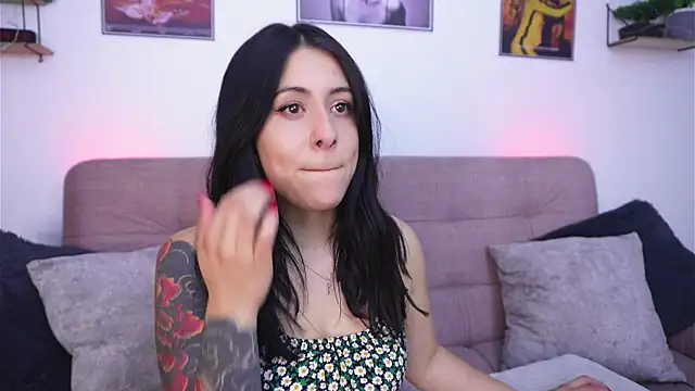 SophiieCumsx online show from 27, 6, 2026