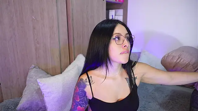 SophiieCumsx online show from 17, 12, 2025