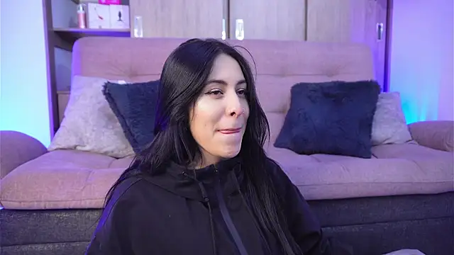 SophiieCumsx online show from 13, 5, 2026