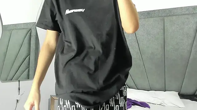 KamilaAndJavier online show from 15, 10, 2025