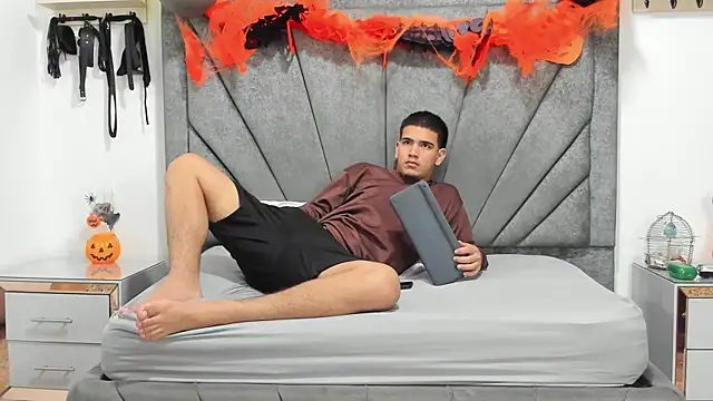 KamilaAndJavier online show from 26, 10, 2025