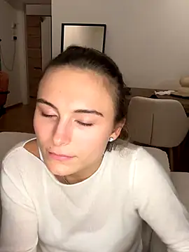 SophiiaStarr online show from 25, 10, 2025