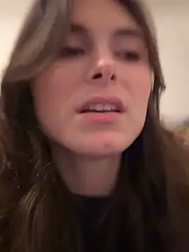 SophiiaStarr online show from 4, 12, 2025