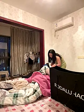 Snapshot of smgirls chatting on 28, 10, 2025 smgirls online show from 28, 10, 2025