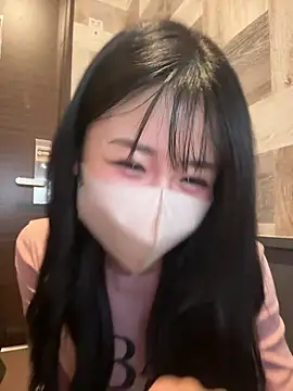 Snapshot of Ema-- chatting on 4, 10, 2025 Ema-- online show from 4, 10, 2025