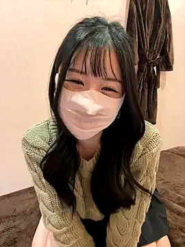 Snapshot of Ema-- chatting on 13, 11, 2025 Ema-- online show from 13, 11, 2025