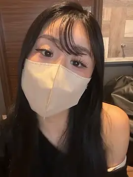 Snapshot of Ema-- chatting on 19, 10, 2025 Ema-- online show from 19, 10, 2025