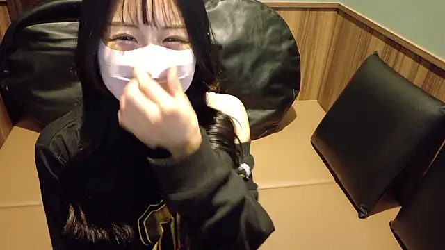 Snapshot of Ema-- chatting on 7, 11, 2025 Ema-- online show from 7, 11, 2025