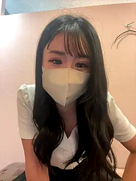 Snapshot of Ema-- chatting on 1, 10, 2025 Ema-- online show from 1, 10, 2025