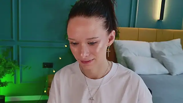 Snapshot of daily_glam chatting on 23, 9, 2025 daily glam online show from 23, 9, 2025