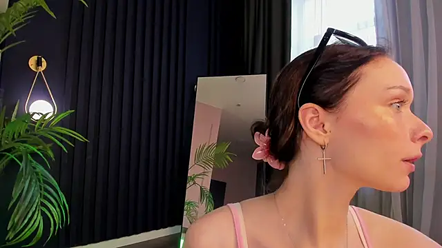 Snapshot of daily_glam chatting on 22, 9, 2025 daily glam online show from 22, 9, 2025