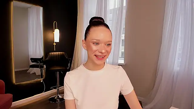 Snapshot of daily_glam chatting on 14, 10, 2025 daily glam online show from 14, 10, 2025