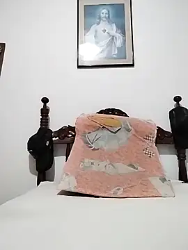 Snapshot of latinblack16 chatting on 18, 11, 2025 latinblack16 online show from 18, 11, 2025