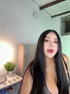 HilaryBlaze online show from 12, 9, 2025