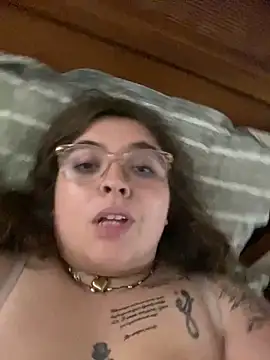 yxngboobs online show from 18, 4, 2026