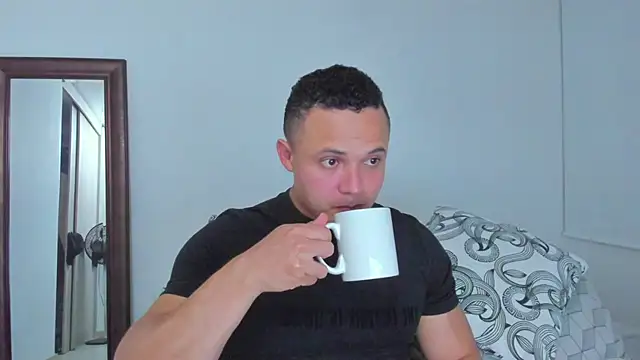 Snapshot of KingLevi01 chatting on 10, 6, 2026 KingLevi01 online show from 10, 6, 2026