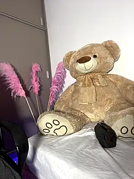 Charlottediolet online show from 18, 9, 2025