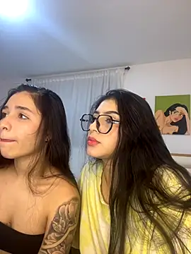 Sweet and Rous0 online show from 4, 10, 2025