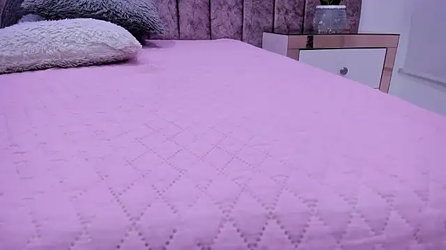 Ambeer fox  online show from 11, 3, 2026