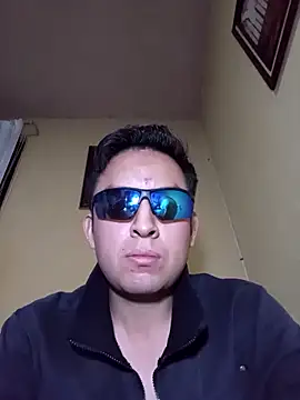 Snapshot of aczinovelez342 chatting on 10, 9, 2025 aczinovelez342 online show from 10, 9, 2025