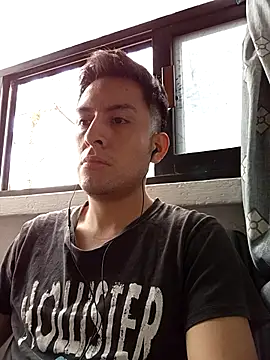 Snapshot of aczinovelez342 chatting on 15, 10, 2025 aczinovelez342 online show from 15, 10, 2025