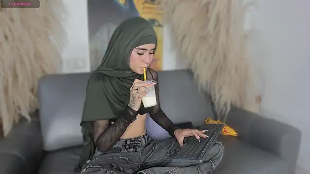 seraphine arabic online show from 13, 4, 2026