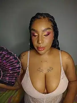 Snapshot of Queen_Amara chatting on 5, 7, 2026 Queen Amara online show from 5, 7, 2026