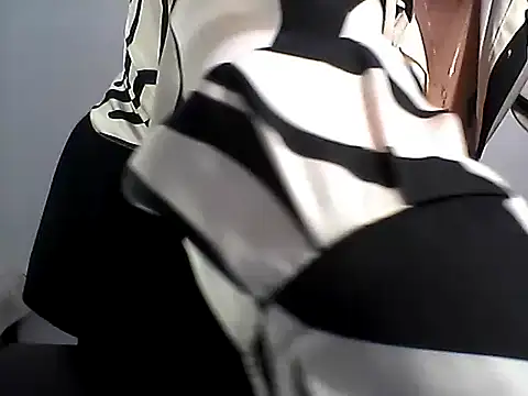 EllaLove2277 online show from 5, 12, 2025