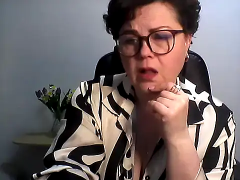 EllaLove2277 online show from 6, 3, 2026