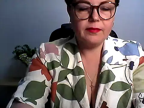 EllaLove2277 online show from 18, 4, 2026