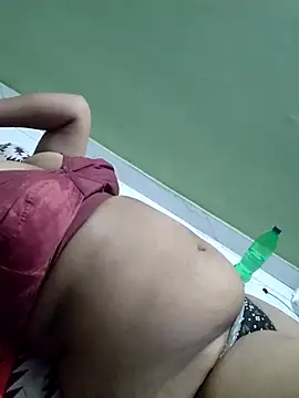 Snapshot of bitch-horny chatting on 19, 10, 2025 bitch-horny online show from 19, 10, 2025