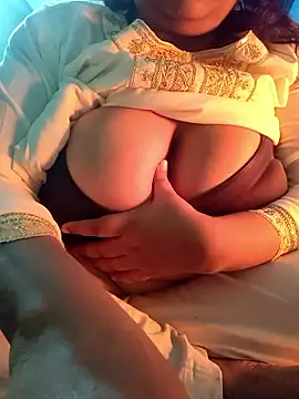 Snapshot of bitch-horny chatting on 13, 1, 2026 bitch-horny online show from 13, 1, 2026