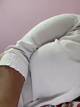 Snapshot of bitch-horny chatting on 20, 9, 2025 bitch-horny online show from 20, 9, 2025