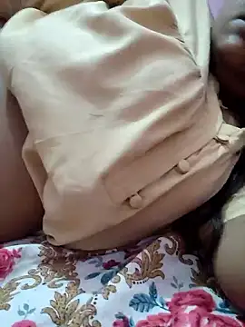 Snapshot of bitch-horny chatting on 9, 10, 2025 bitch-horny online show from 9, 10, 2025