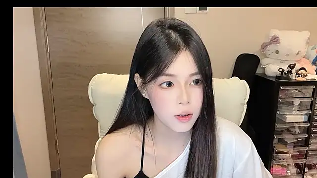 Koi-00 online show from 13, 11, 2025