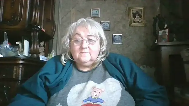 Snapshot of Lala-Love56 chatting on 27, 10, 2025 Lala-Love56 online show from 27, 10, 2025