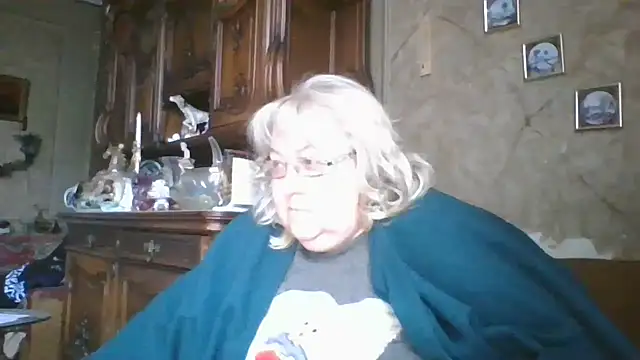 Snapshot of Lala-Love56 chatting on 18, 10, 2025 Lala-Love56 online show from 18, 10, 2025