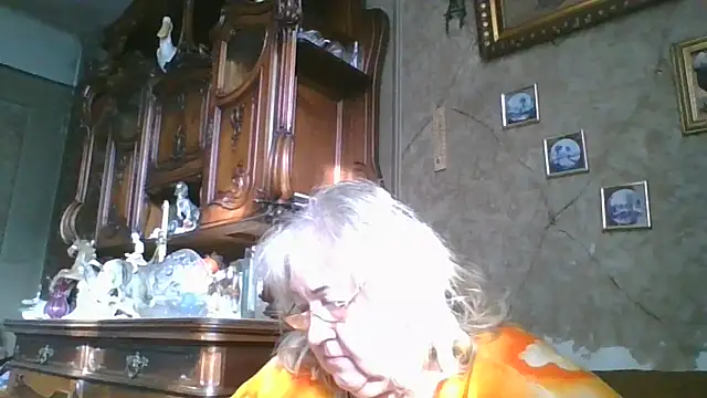 Lala-Love56 online show from 17, 6, 2026