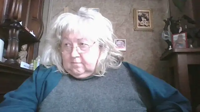 Lala-Love56 online show from 4, 12, 2025