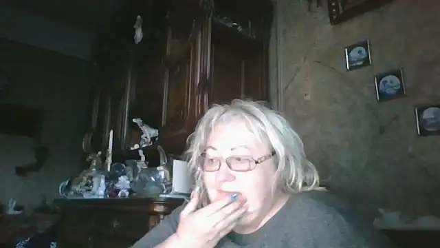 Snapshot of Lala-Love56 chatting on 11, 10, 2025 Lala-Love56 online show from 11, 10, 2025